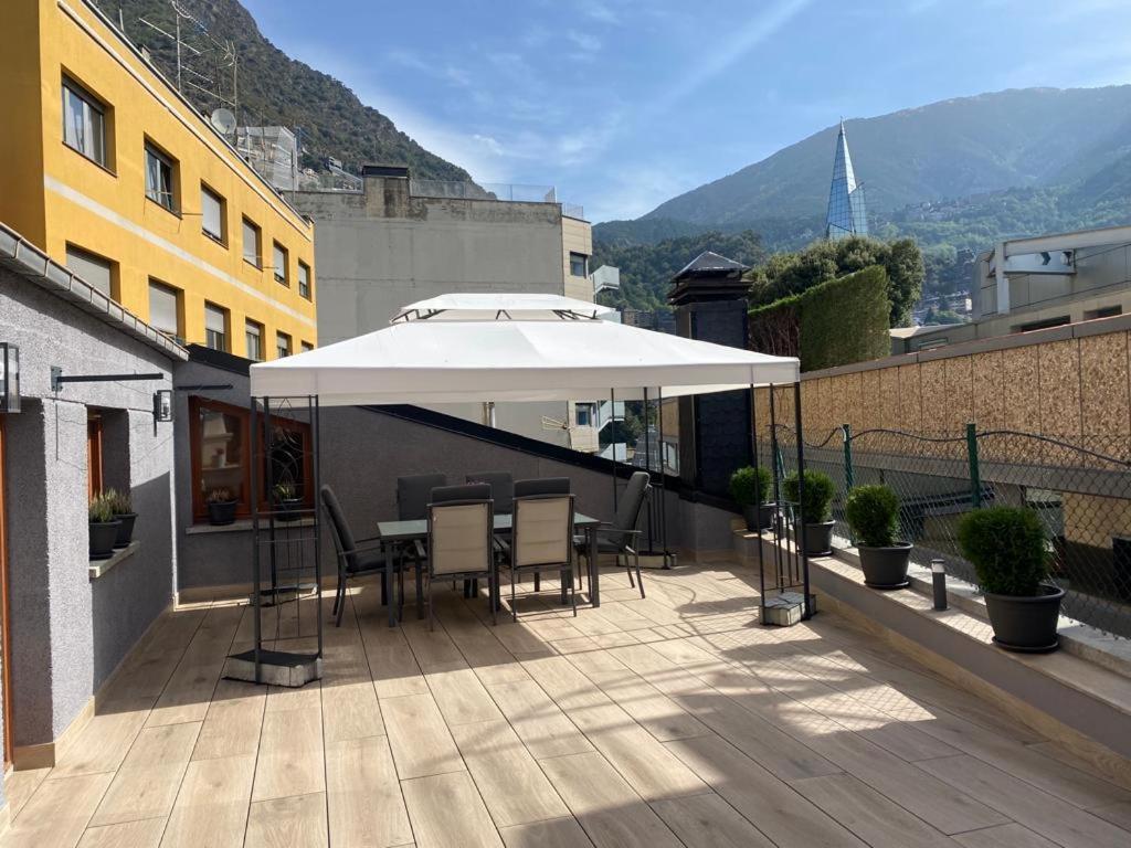 شقة Amplio Atico Con Terraza En Andorra Centro Les Escaldes المظهر الخارجي الصورة